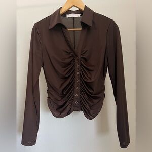 ASTR Chocolate Brown Ruched Button-Front Long Sleeve Shirt